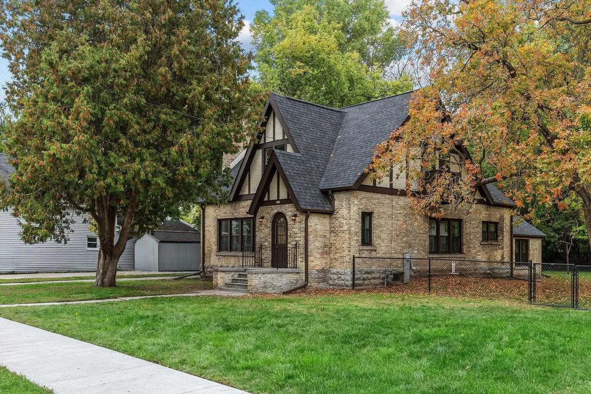 968 Butler Avenue, Oshkosh, WI 54901 - #1