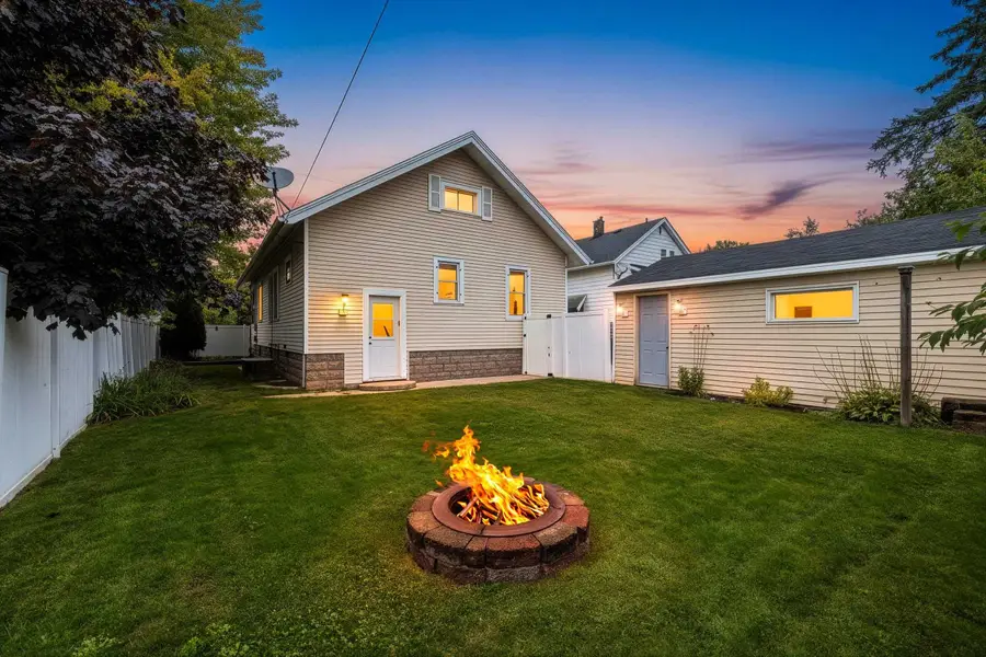935 W 8th Avenue, Oshkosh, WI 54902-5862 - #2