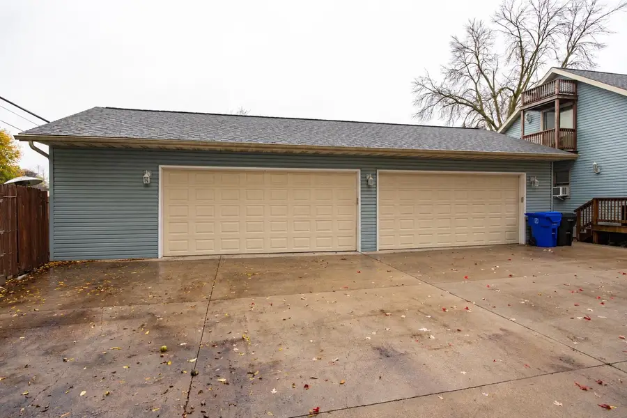 208 E Calumet Street, Appleton, WI 54915 - #3