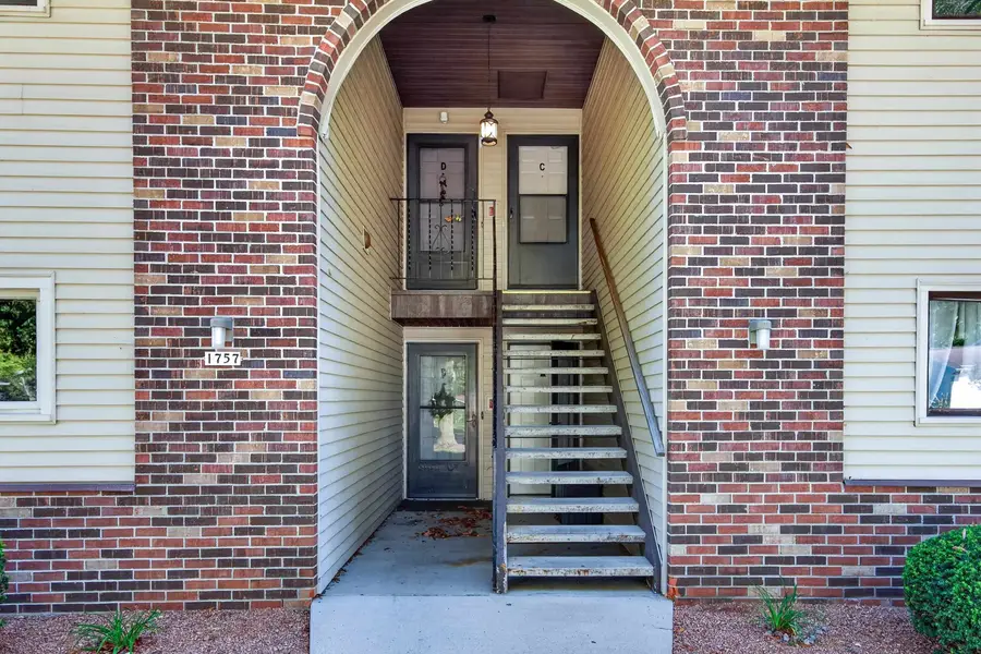 1757 Maricopa Drive #C, Oshkosh, WI 54904-8703 - #2