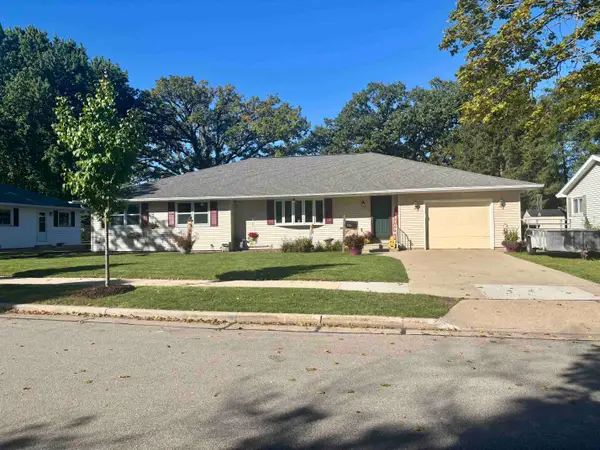 135 N Meadow Street, OSHKOSH, WI 54902