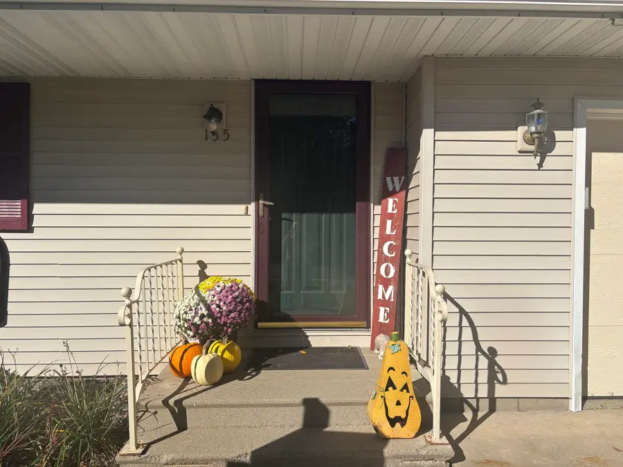 135 N Meadow Street, Oshkosh, WI 54902 - #3