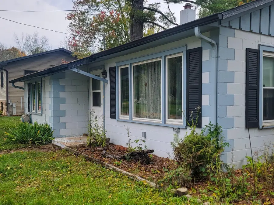 412 Wisconsin Street, Waupaca, WI 54981-1034 - #2