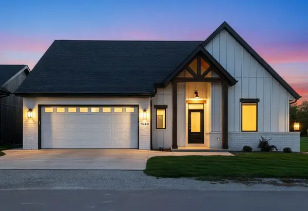 441 Riverview Ridge Place, COMBINED LOCKS, WI 54113