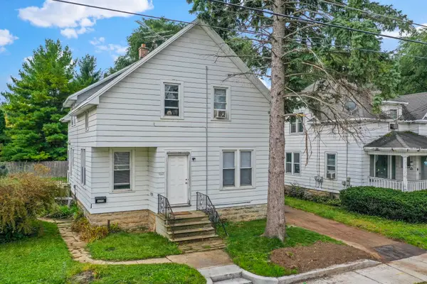 327 W 16th Avenue, OSHKOSH, WI 54902-6801