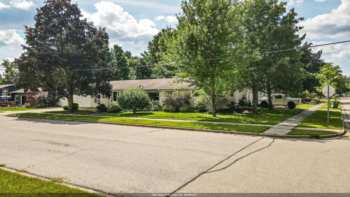 1006 9th Street, Waupaca, WI 54981-7566 - #1