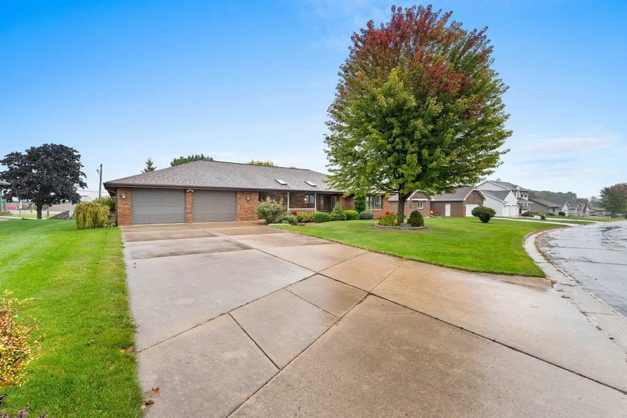 824 Ralph Street, Luxemburg, WI 54217 - #3