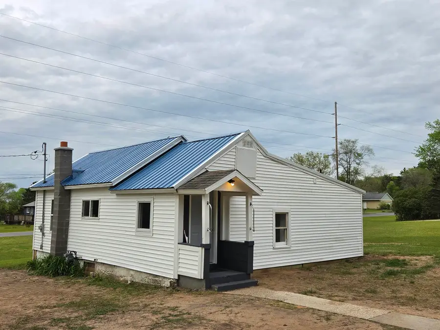 W8035 E Chicago Road, Wautoma, WI 54982 - #2