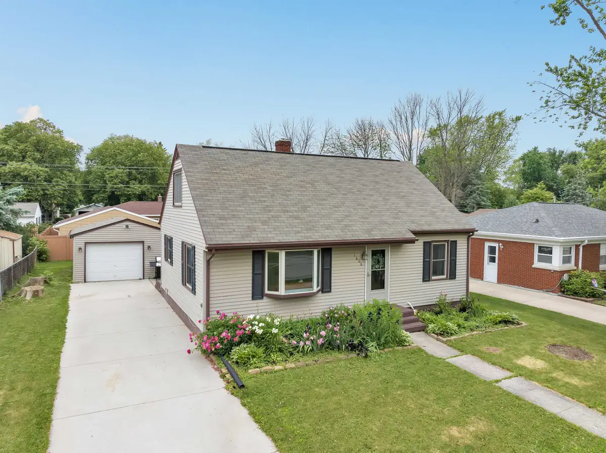 1606 14th Avenue, Green Bay, WI 54303 - #1