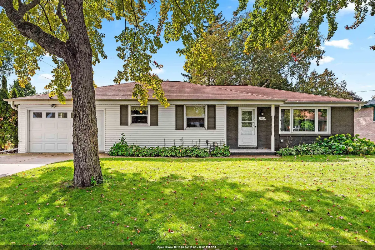 1575 Forest Glen Drive, Green Bay, WI 54304-2944 - #1