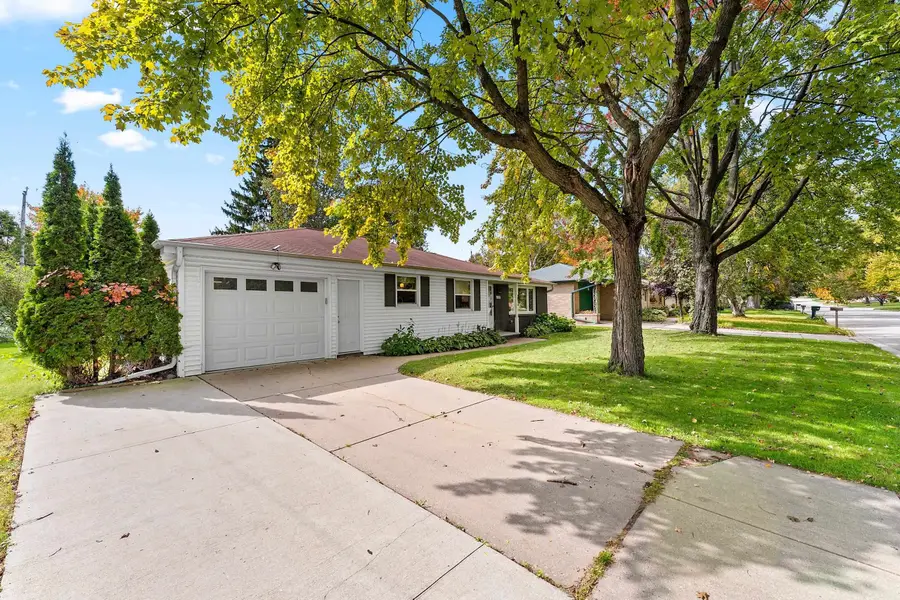 1575 Forest Glen Drive, Green Bay, WI 54304-2944 - #2