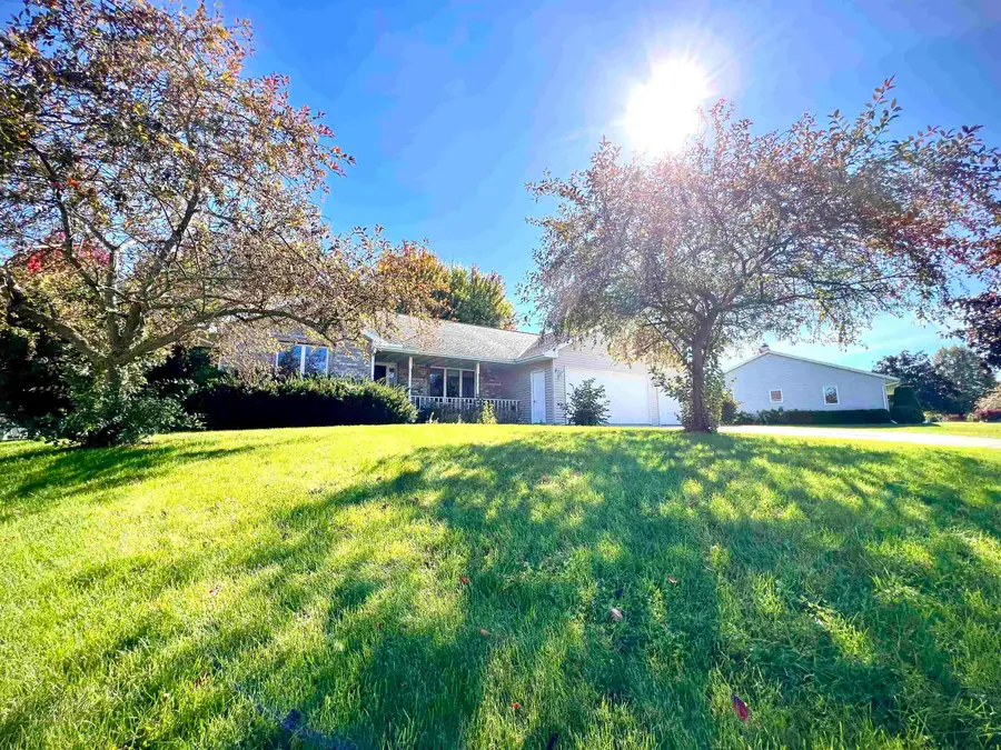 2039 Meadow Links Drive, New Franken, WI 54229-9788 - #2