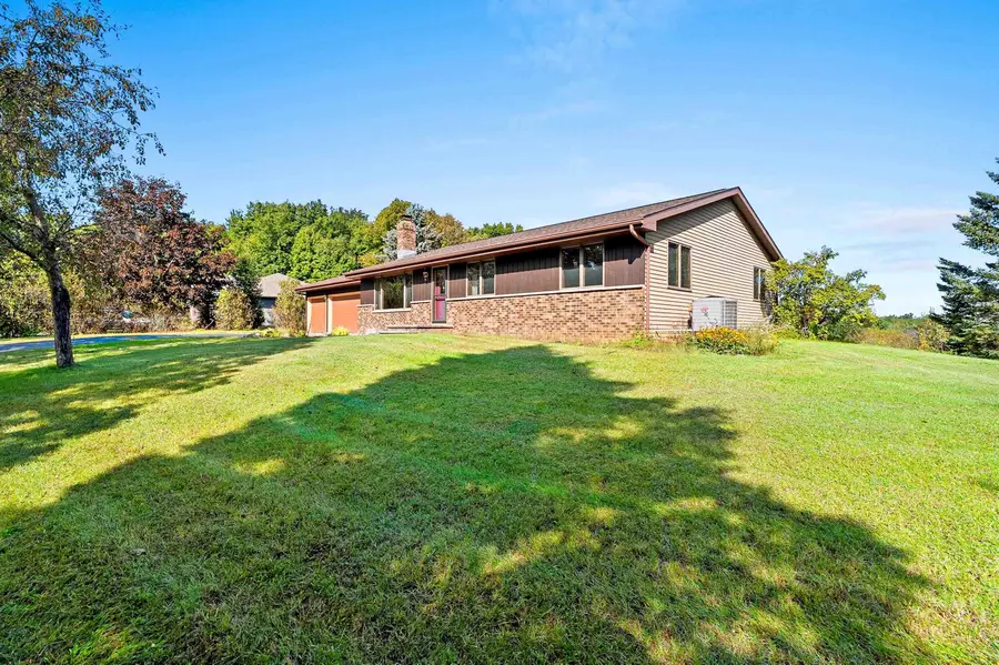W8136 Sandy Lane, Hortonville, WI 54944 - #2