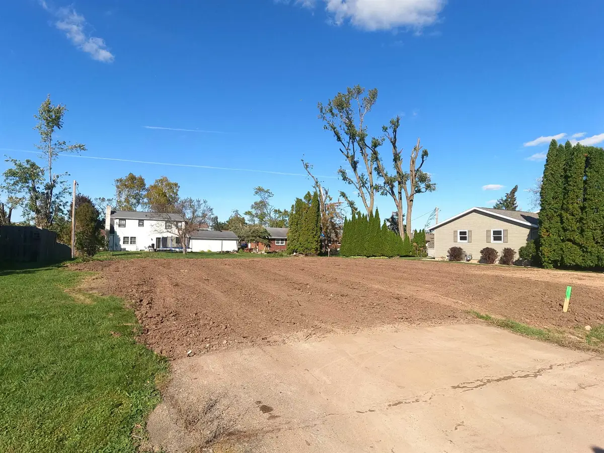 2020 Larkspur Drive, Appleton, WI 54915-1053 - #1