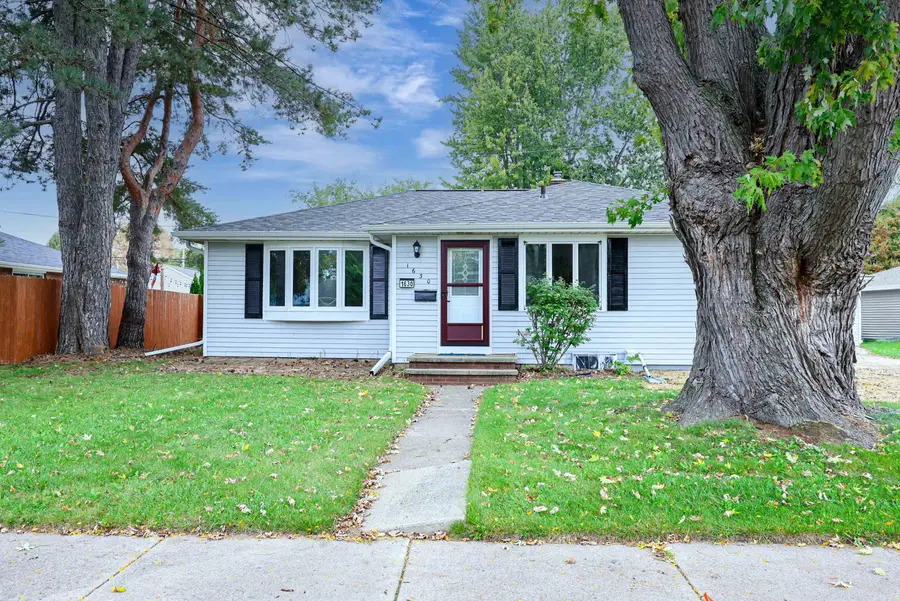1630 E Glendale Avenue, Appleton, WI 54911 - #3