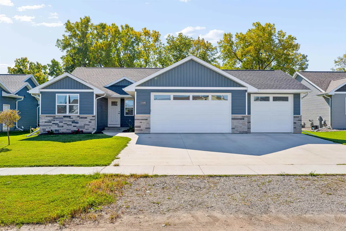 1528 Liberty Avenue, Neenah, WI 54956 - #1