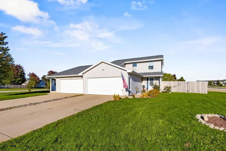 2633 Van View Street, Green Bay, WI 54311 - #2