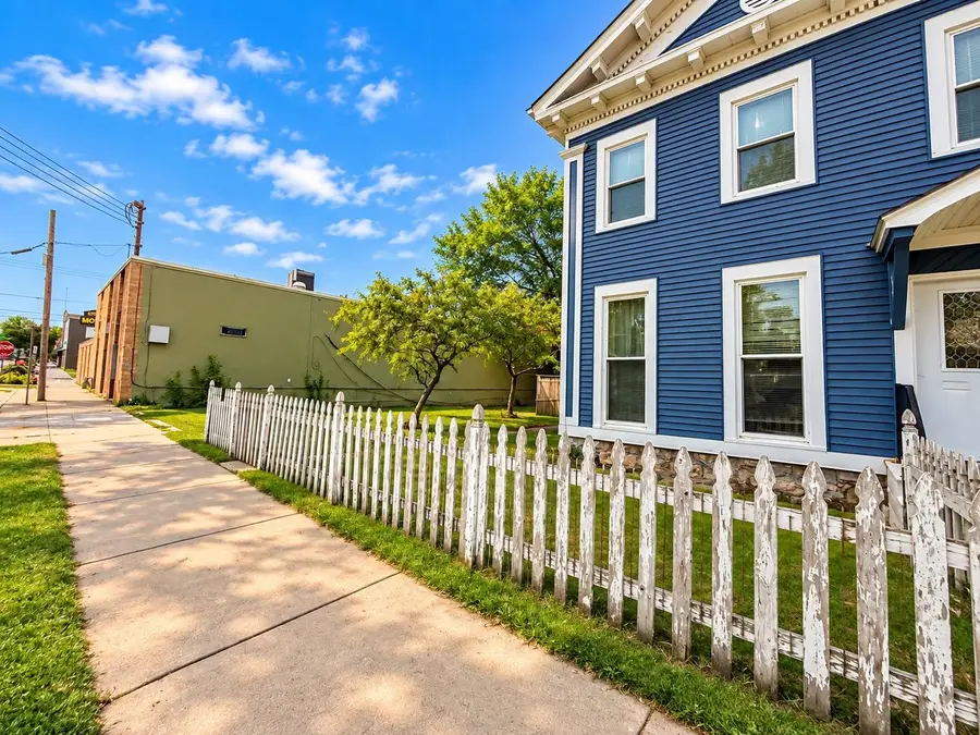 221 High Avenue, Oshkosh, WI 54901 - #3