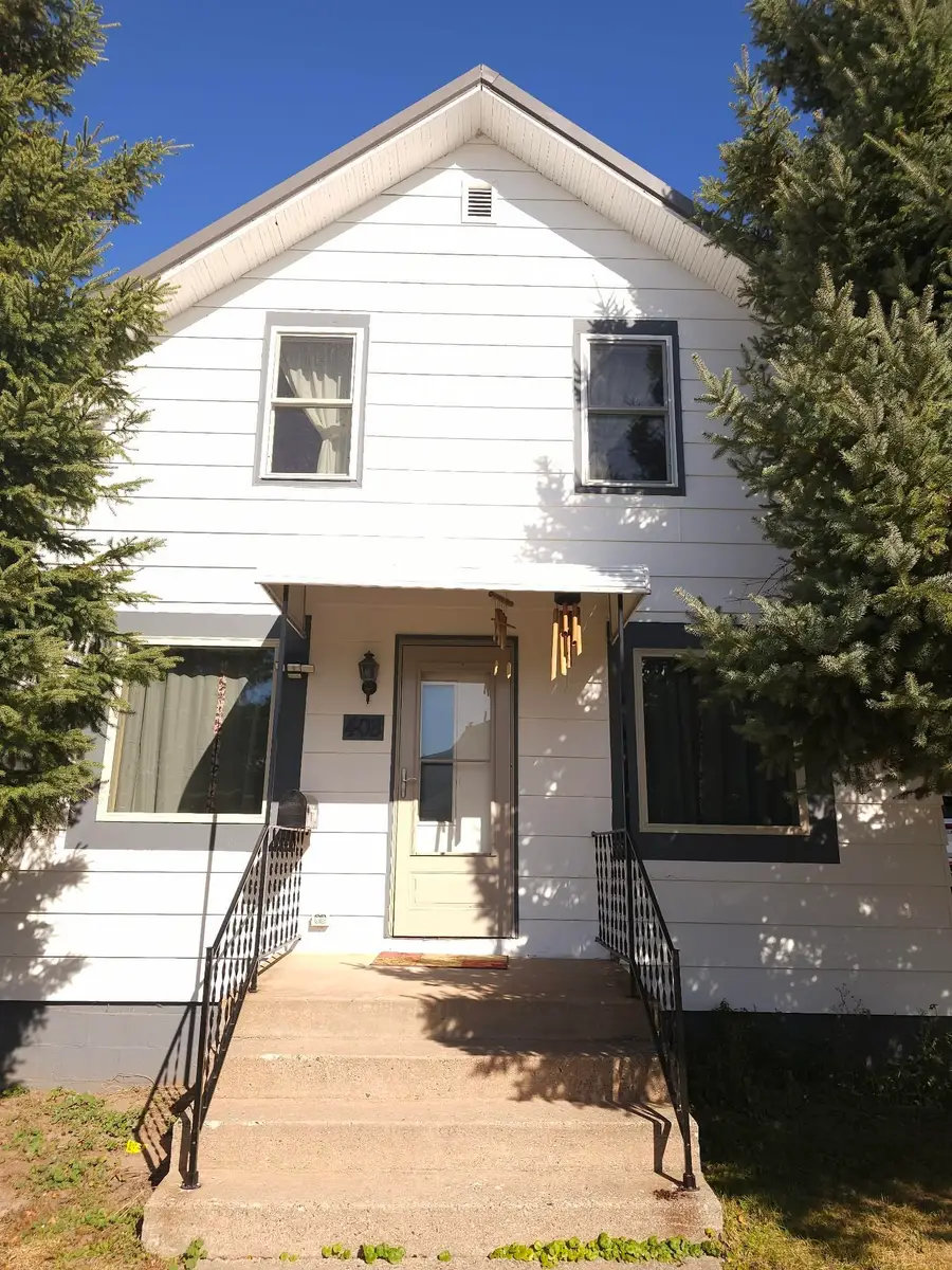 408 E E Street, Iron Mountain, MI 49801 - #2