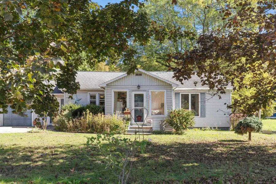 204 N Mckenzie Avenue, Gillett, WI 54124 - #2