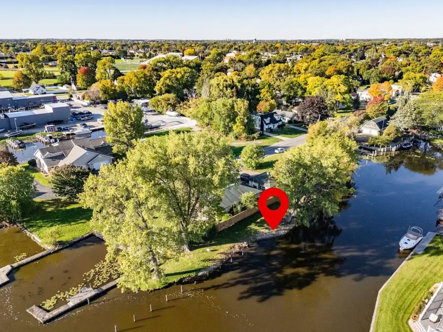 912 Adams Avenue, Oshkosh, WI 54902 - #2