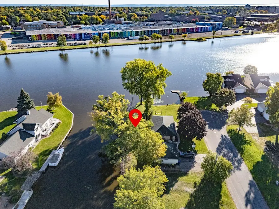 912 Adams Avenue, Oshkosh, WI 54902 - #3