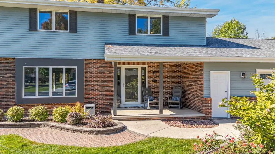 2543 W Sunnyview Circle, Appleton, WI 54914 - #2