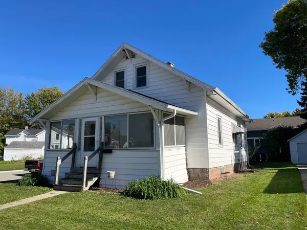 302 Pine Street, NEENAH, WI 54956-3336