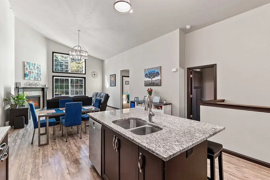 2580 Bay Harbor Circle #2, Green Bay, WI 54304-4810 - #3