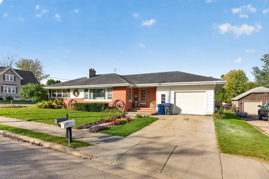 235 S Mill Street, Hortonville, WI 54944 - #2