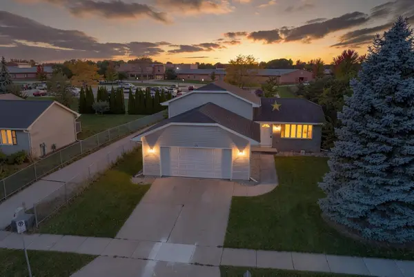 1755 Woodstock Street, OSHKOSH, WI 54904