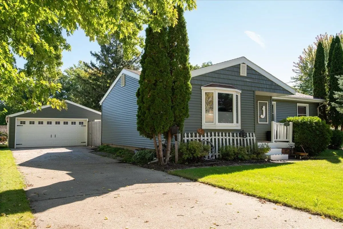 1810 Fabry Street, Oshkosh, WI 54902 - #1