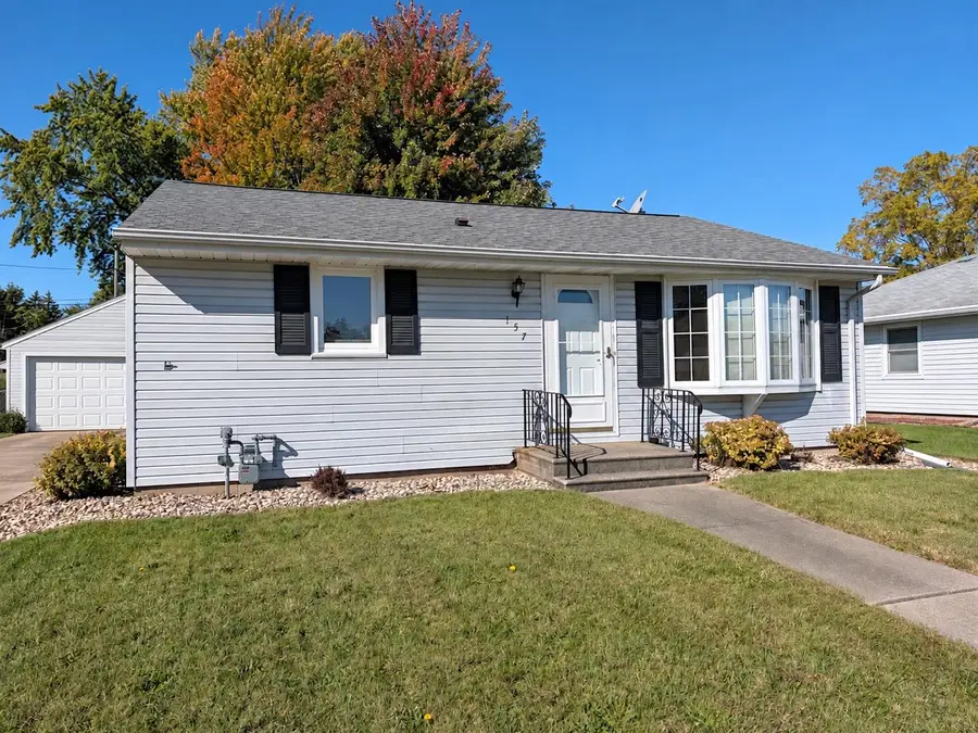157 N Lark Street, Oshkosh, WI 54902 - #2