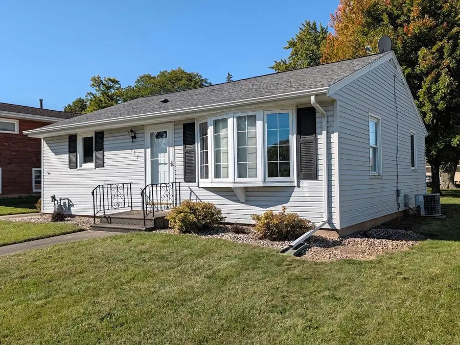 157 N Lark Street, Oshkosh, WI 54902 - #3