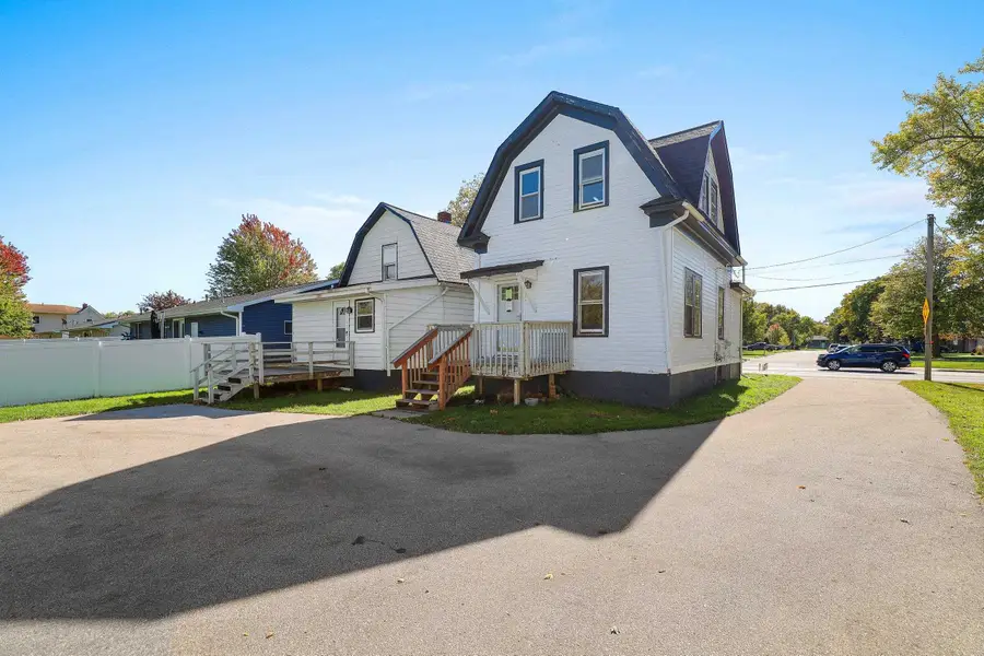 533 E Allouez Avenue, Green Bay, WI 54301 - #2