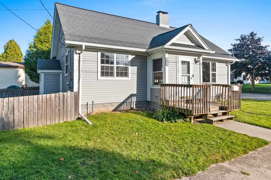 1821 S 18th Street, Manitowoc, WI 54220 - #2