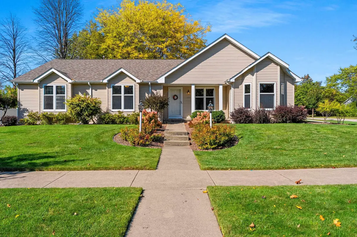 102 Acreview Drive, De Pere, WI 54115-3657 - #1