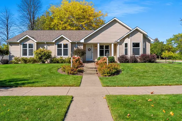 102 Acreview Drive, DE PERE, WI 54115-3657