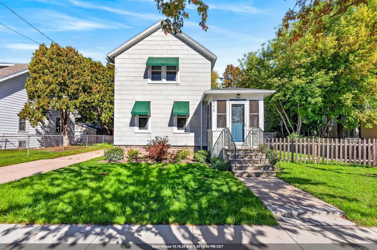 210 W 16th Avenue, Oshkosh, WI 54902 - #1