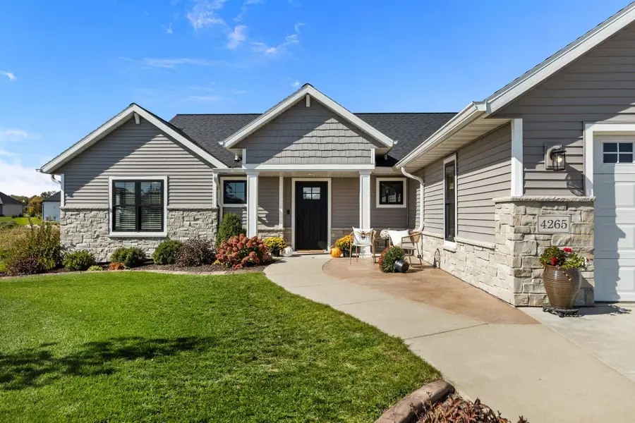 4265 N Deer Valley Court, Appleton, WI 54913 - #2