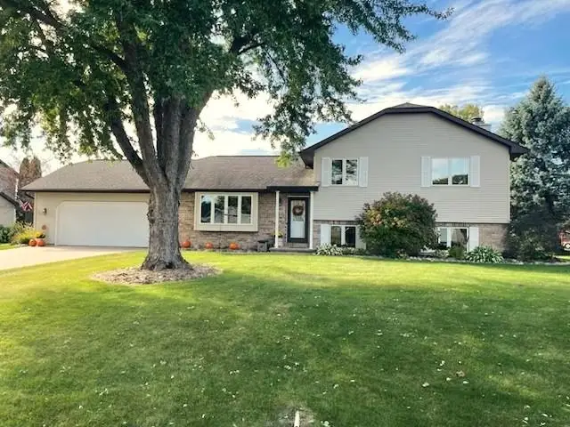 1267 Snowdon Drive, Oshkosh, WI 54904-8860 - #1