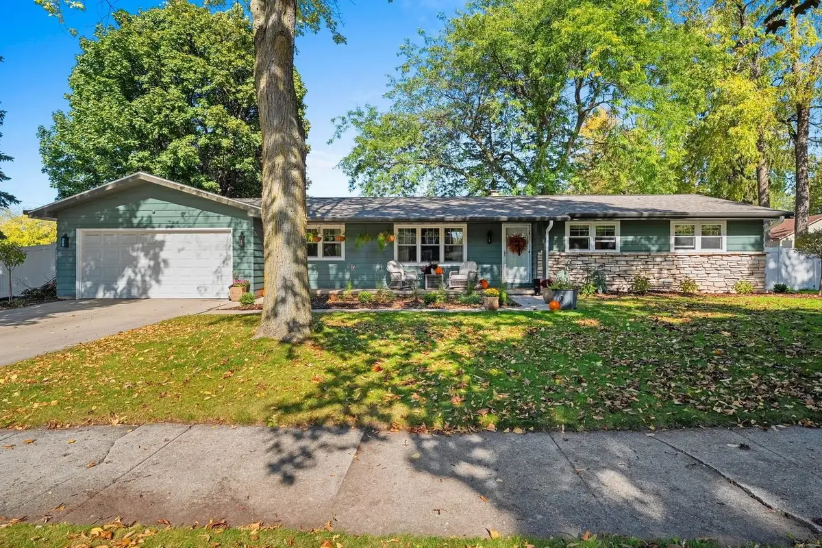 344 Miramar Drive, Green Bay, WI 54301-1928 - #1