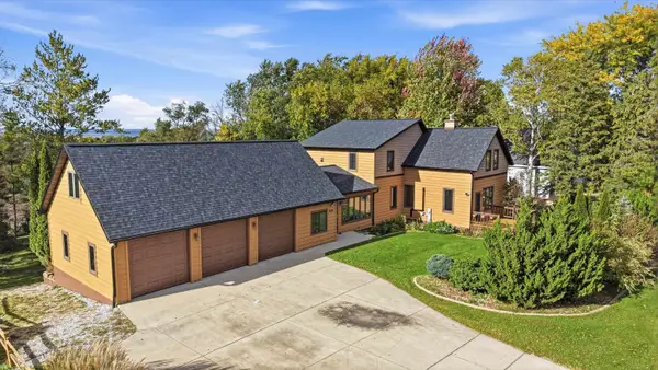 2977 Bay Settlement Road, GREEN BAY, WI 54311