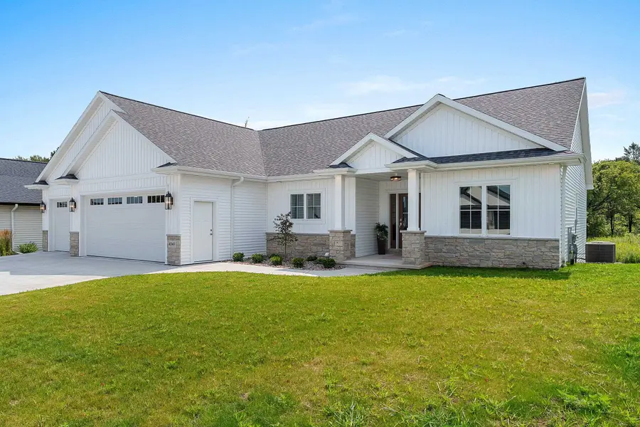 4049 Brussels Way, Green Bay, WI 54313 - #2