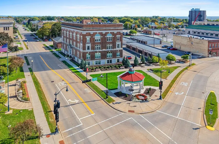 105 Washington Avenue #003, Oshkosh, WI 54901-4930 - #3
