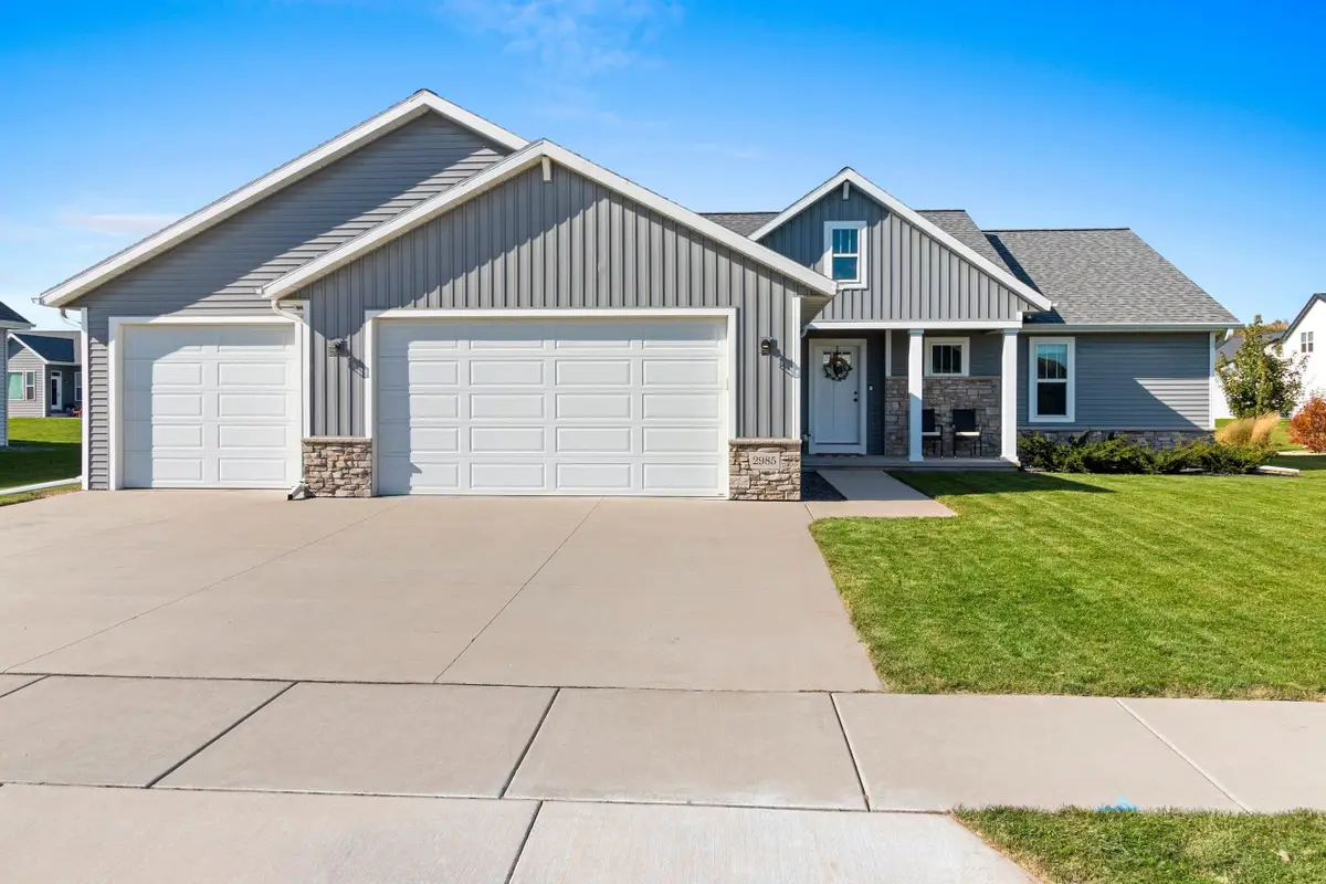 2985 E Bluetopaz Drive, Appleton, WI 54913-2326 - #1