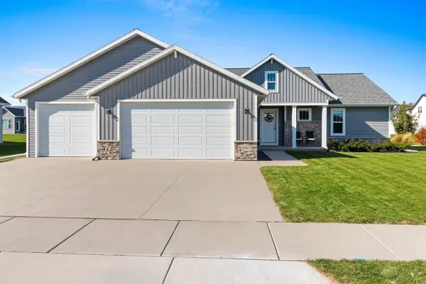 2985 E Bluetopaz Drive, APPLETON, WI 54913-2326