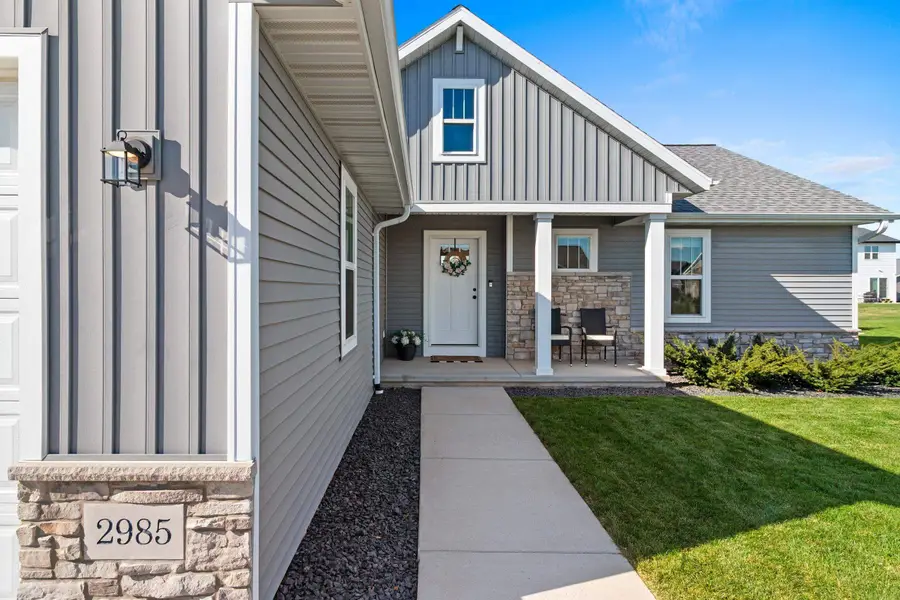 2985 E Bluetopaz Drive, Appleton, WI 54913-2326 - #2
