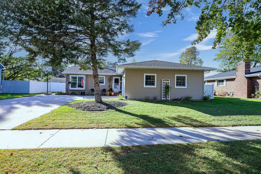 925 S Covenant Lane, Appleton, WI 54915 - #3
