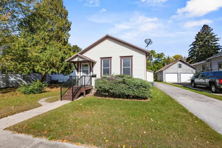 1463 Kurtz Avenue, Green Bay, WI 54301 - #2